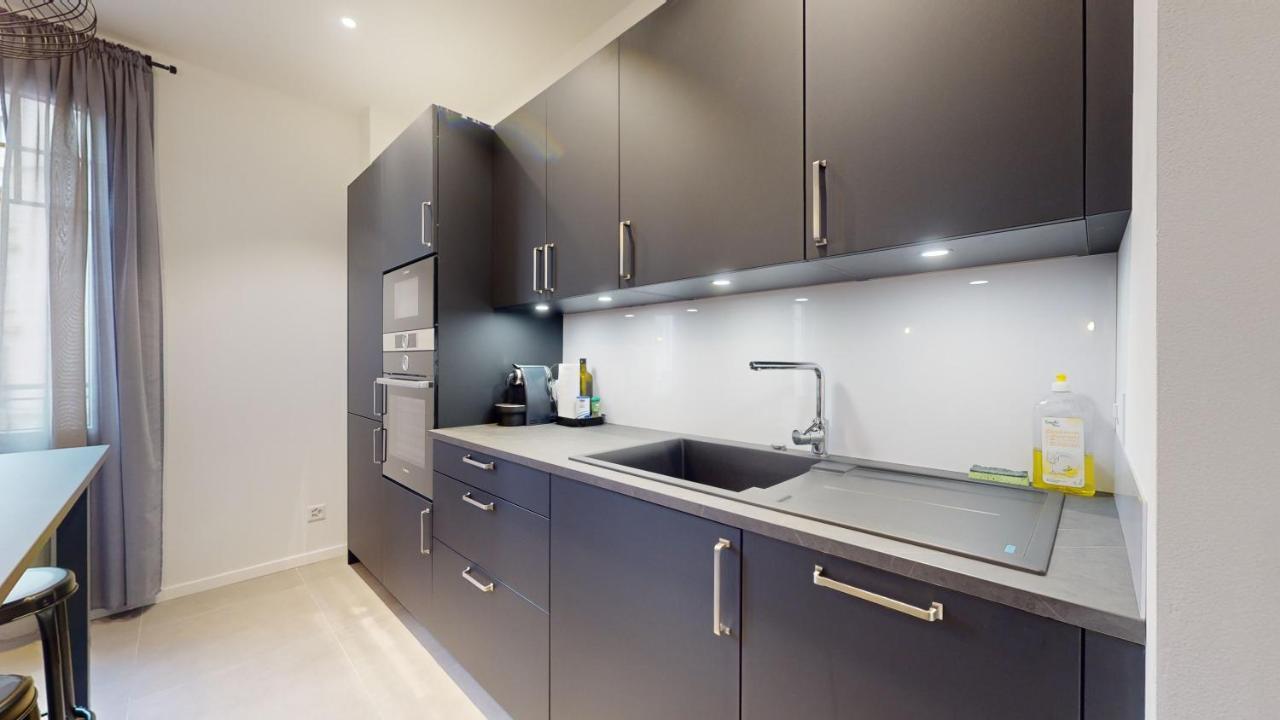 Beautiful Modern With Balcony In Genève