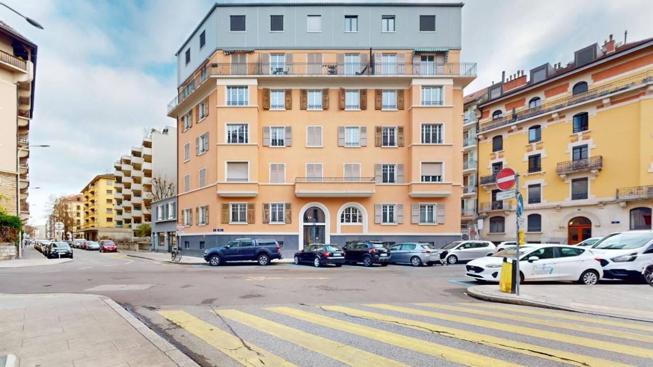 Beautiful Modern With Balcony In * Genève
