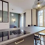 Beautiful Modern With Balcony In Apartment *
